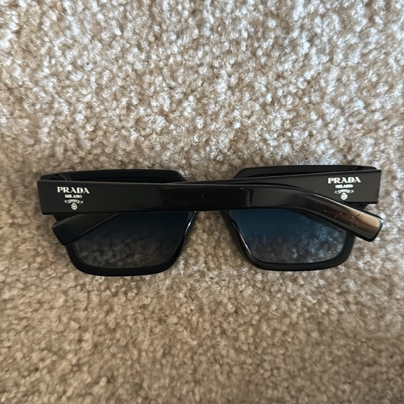 PRADA SUNGLASSES - Picture 2 of 3